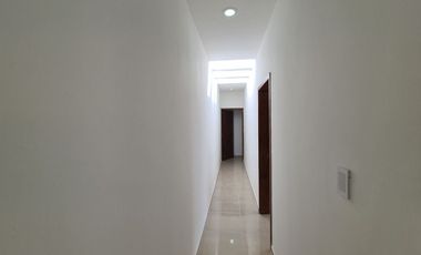 Casa en Venta en Lomas de la Rioja / Un piso y alberca privada