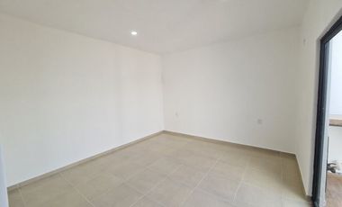 Casa en Venta en Lomas de la Rioja / Un piso y alberca privada