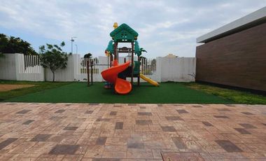 Casa en Venta LOMAS DE LA RIOJA /2 recámaras en planta baja