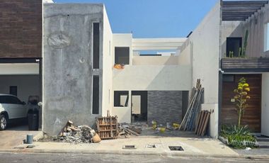 Casa en Venta LOMAS DE LA RIOJA /2 recámaras en planta baja
