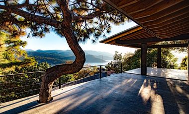 Valle de Bravo espectacular casa en venta y renta