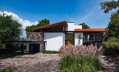 Valle de Bravo espectacular casa en venta y renta