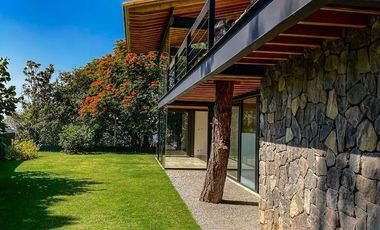 Valle de Bravo espectacular casa en venta y renta