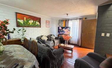 VENTA DE CASA ESQUINA, EN QUILICURA SECTOR ORIENTE