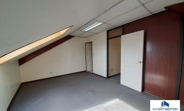 VENTA DE OFICINA EN EDIFICIO BAQUEDANO