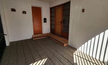 EN VENTA BARRIO CERRADO CERCA PLAZA   VICTORIA