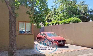 ARRIENDO HERMOSA CASA EN  CONDOMINIO-  LA REINA - SANTIAGO