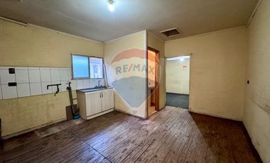 VENTA DE CASA CON 8 DEPARTAMENTOS INTERIORES