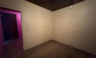 VENTA DE CASA CON 8 DEPARTAMENTOS INTERIORES