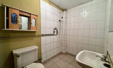 VENTA DE CASA CON 8 DEPARTAMENTOS INTERIORES