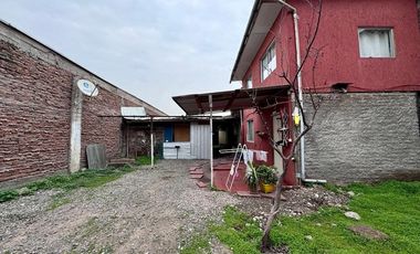 VENTA DE CASA CON 8 DEPARTAMENTOS INTERIORES