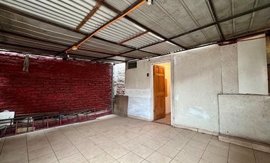 VENTA DE CASA CON 8 DEPARTAMENTOS INTERIORES