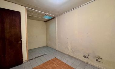 VENTA DE CASA CON 8 DEPARTAMENTOS INTERIORES