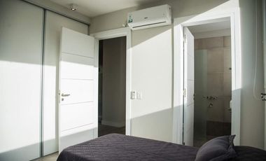 Casa en venta - 5 Dormitorios 8 Baños - Cariló