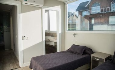 Casa en venta - 5 Dormitorios 8 Baños - Cariló