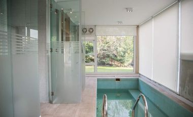 Casa en venta - 5 Dormitorios 8 Baños - Cariló