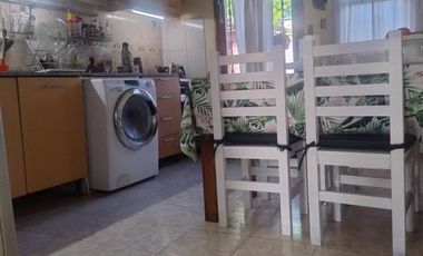Casa en venta - 2 Dormitorios 1 Baño - Carmen de Areco