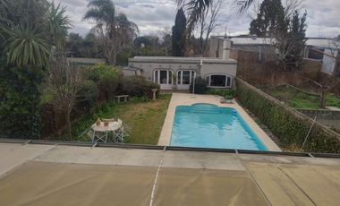 Casa en venta - 4 Dormitorios 3 Baños - Carmen de Areco