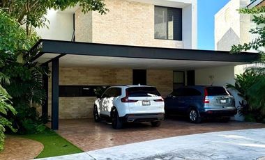CASA EN VENTA EN RESIDENCIAL ALLEGRA, CABO NORTE, STA GERTRUDIS COPO, MERIDA