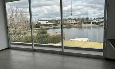 A la laguna casa con 3 dormitorios en venta y/o alquiler en BARBARITA.