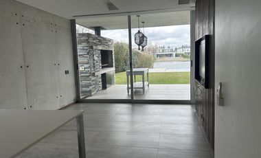 A la laguna casa con 3 dormitorios en venta y/o alquiler en BARBARITA.