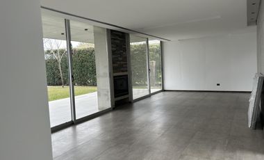 A la laguna casa con 3 dormitorios en venta y/o alquiler en BARBARITA.