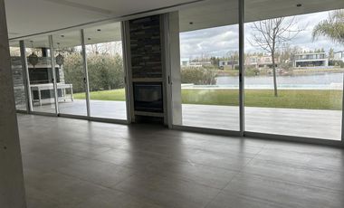 A la laguna casa con 3 dormitorios en venta y/o alquiler en BARBARITA.