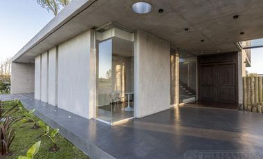 A la laguna casa con 3 dormitorios en venta y/o alquiler en BARBARITA.