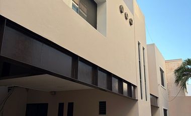 CASA EN RENTA EN  PRIVADA MALIBRAN. CARMEN, CAMPECHE.