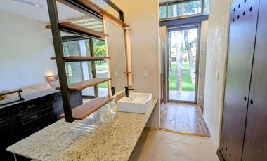 Casa  en venta para estrenar en Club de Golf la Ceiba