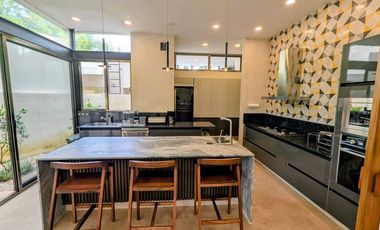 Casa  en venta para estrenar en Club de Golf la Ceiba
