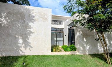 Casa  en venta para estrenar en Club de Golf la Ceiba