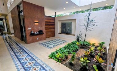 Casa  en venta para estrenar en Club de Golf la Ceiba