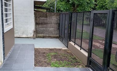 Casa en alquiler - 2 Dormitorios 1 Baño - City Bell