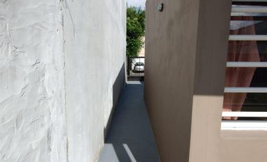 Casa en alquiler - 2 Dormitorios 1 Baño - City Bell