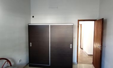 Casa en alquiler - 2 Dormitorios 1 Baño - City Bell