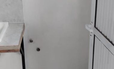 Casa en alquiler - 2 Dormitorios 1 Baño - City Bell