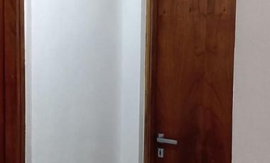 Casa en alquiler - 2 Dormitorios 1 Baño - City Bell