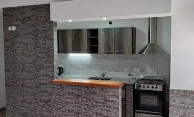 Casa en alquiler - 2 Dormitorios 1 Baño - City Bell