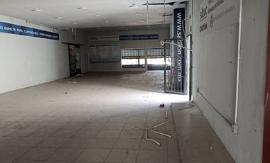 Renta Local Comercial sobre Bernardo Quintana en Loma Dorada Querétaro