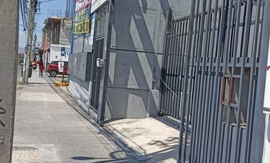 Renta Local Comercial sobre Bernardo Quintana en Loma Dorada Querétaro