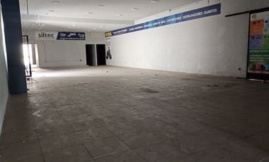 Renta Local Comercial sobre Bernardo Quintana en Loma Dorada Querétaro