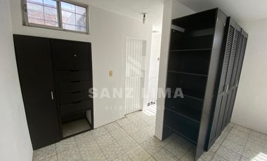 Las Fuentes: Casa en privada con acceso controlado