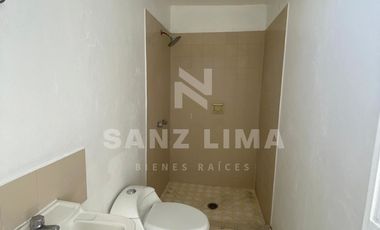 Las Fuentes: Casa en privada con acceso controlado