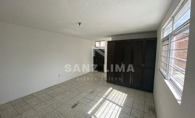 Las Fuentes: Casa en privada con acceso controlado