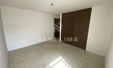 Las Fuentes: Casa en privada con acceso controlado