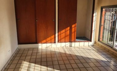 Departamento / Oficina 1 piso por escalera 3 ambientes Villa Adelina muy luminoso