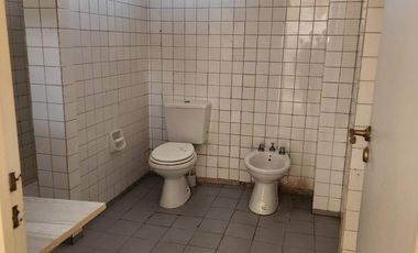 Departamento / Oficina 1 piso por escalera 3 ambientes Villa Adelina muy luminoso