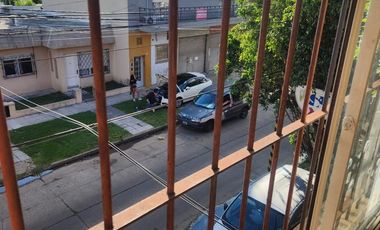 Departamento / Oficina 1 piso por escalera 3 ambientes Villa Adelina muy luminoso