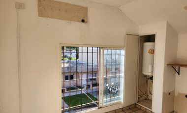 Departamento / Oficina 1 piso por escalera 3 ambientes Villa Adelina muy luminoso